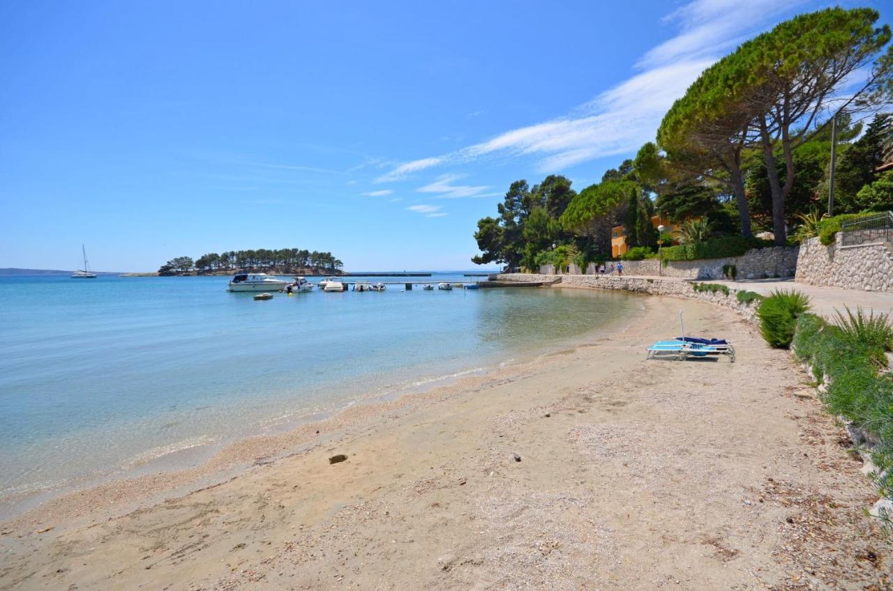 Apartment Dubravka Banjol Εξωτερικό φωτογραφία