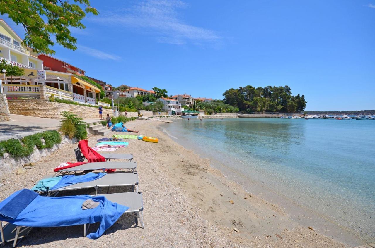 Apartment Dubravka Banjol Εξωτερικό φωτογραφία