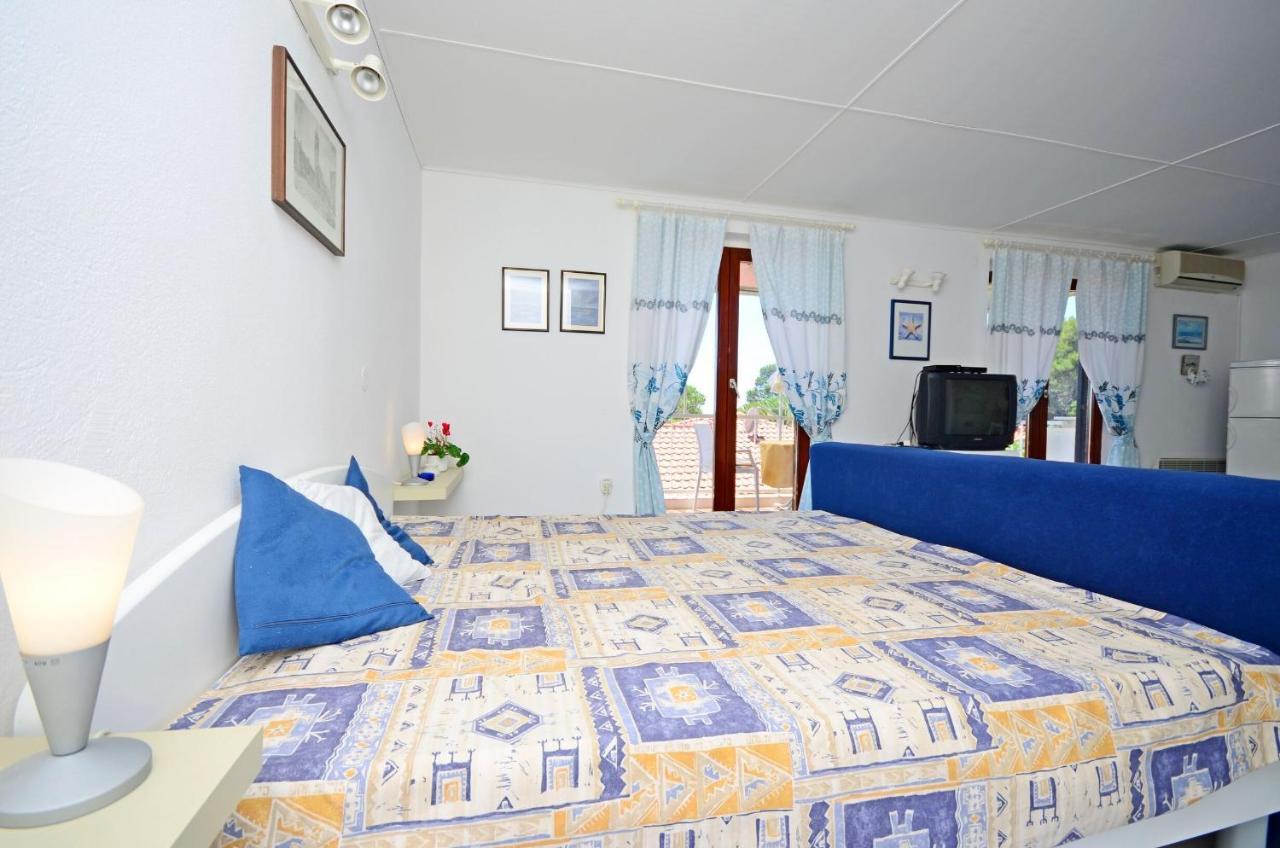 Apartment Dubravka Banjol Εξωτερικό φωτογραφία